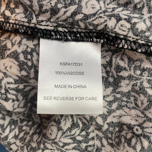 Knot Sisters Long Sleeve Floral V Neck Mini Dress in Black Tan Size Medium - Picture 7 of 9